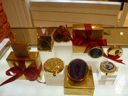 Estee Lauder Holiday Compact Collection 2011 : Objets D’Art