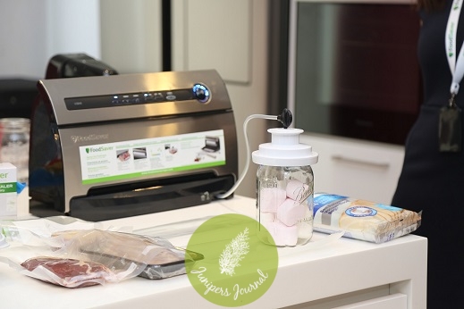  For All Your Food Preservation Needs : Whether it’s vacuum sealing meat, keeping marshmallows in a jar or sealing a bottle of olive oil, FoodSaver has the solution for most household needs
