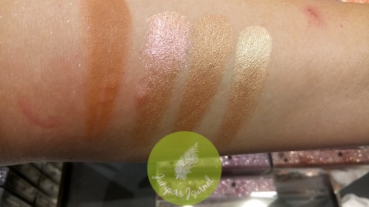 Star-Dipped Face Compact Medium Deep swatches