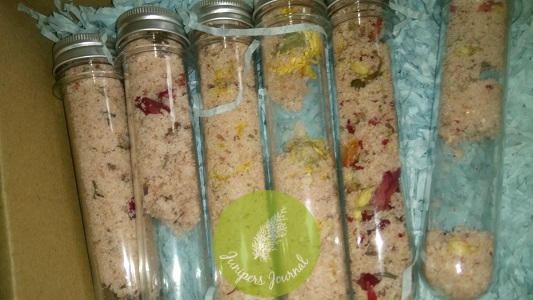 3 types of bath salts (I filled them in 2 tubes each)