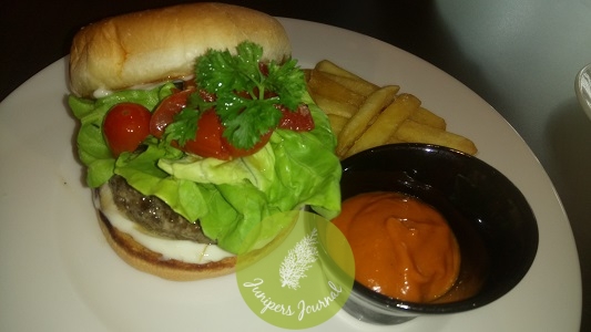 Caffe burger - Homemade beef patty, salsa rossa, tomato, lettuce and fries RM29