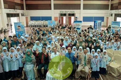 More than 300 students and teachers from Sekolah Kebangsaan Putrajaya Presint 11(3) participated in the Tangan Bersih, Hidup Sihat Campaign