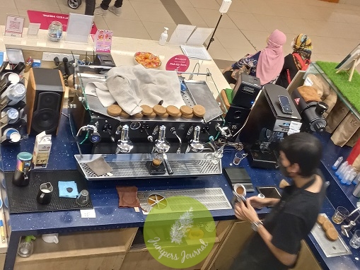 Good coffees are made @ entrance to Feebay.Co Avenue K