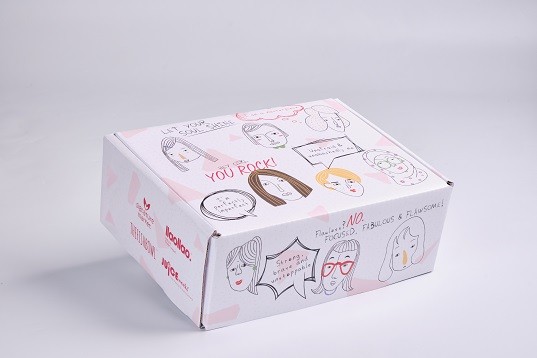 signature-market_iwd-2022-gift-box-2