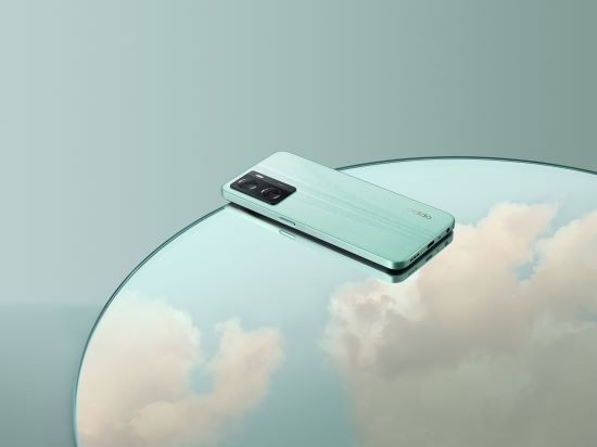 pic-3_oppo-a57_glowing-green