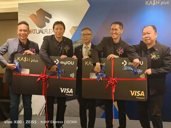 Official Launch of myIOU KA$Hplus prepaid card (left to right) Mr. Yeap Yong Wei, Regional Commercial Officer of IOU Pay; Mr. Wayne Wang, Chief Credit Control Officer of IOU Pay; Mr. Ken Phua, Deputy President of Malaysia Retail Chain Association (MRCA); Mr. Heng Wa Seng, Chief Executive Officer of VIrtualflex Sdn Bhd; Mr. Lau Teck Huat, Chief Technical Officer of IOUpay