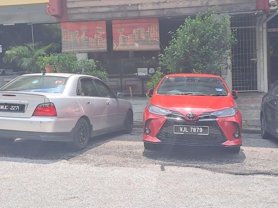 Much easier to find parking on Jalan Bukit Desa 5 on Sunday