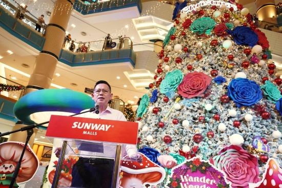 Sunway Malls Christmas 1: Mr HC Chan, CEO of Sunway Malls & Theme Parks delivering his opening remarks