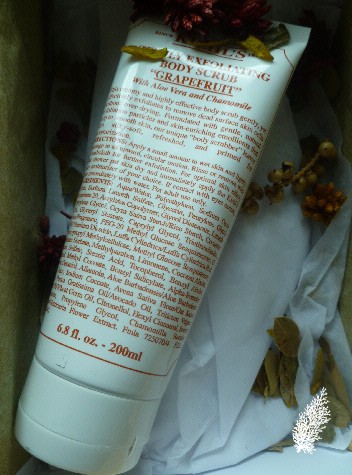 Kiehl’s Gently Exfoliating Body Scrub Grapefruit