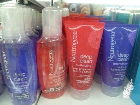 Neutrogena® Brightening Mulberry & Neutrogena® Revitalizing Pink Grapefruit