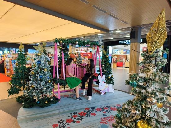 IPC Celebrates A Magical Winter Christmas With “Ӓndra’s Enchanting Garden” Which Will Seamlessly Transform To Spring