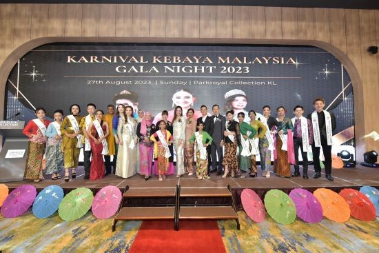 Miss Malaysia Kebaya’s Mission For ‘Hari Kebaya Kebangsaan’ Continues At Shanghai Fashion Week Amidst UNESCO Recognition Bid